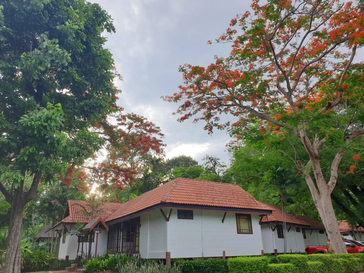 Supalai Pasak Resort Hotel And Spa Kaeng Khoi Exterior foto